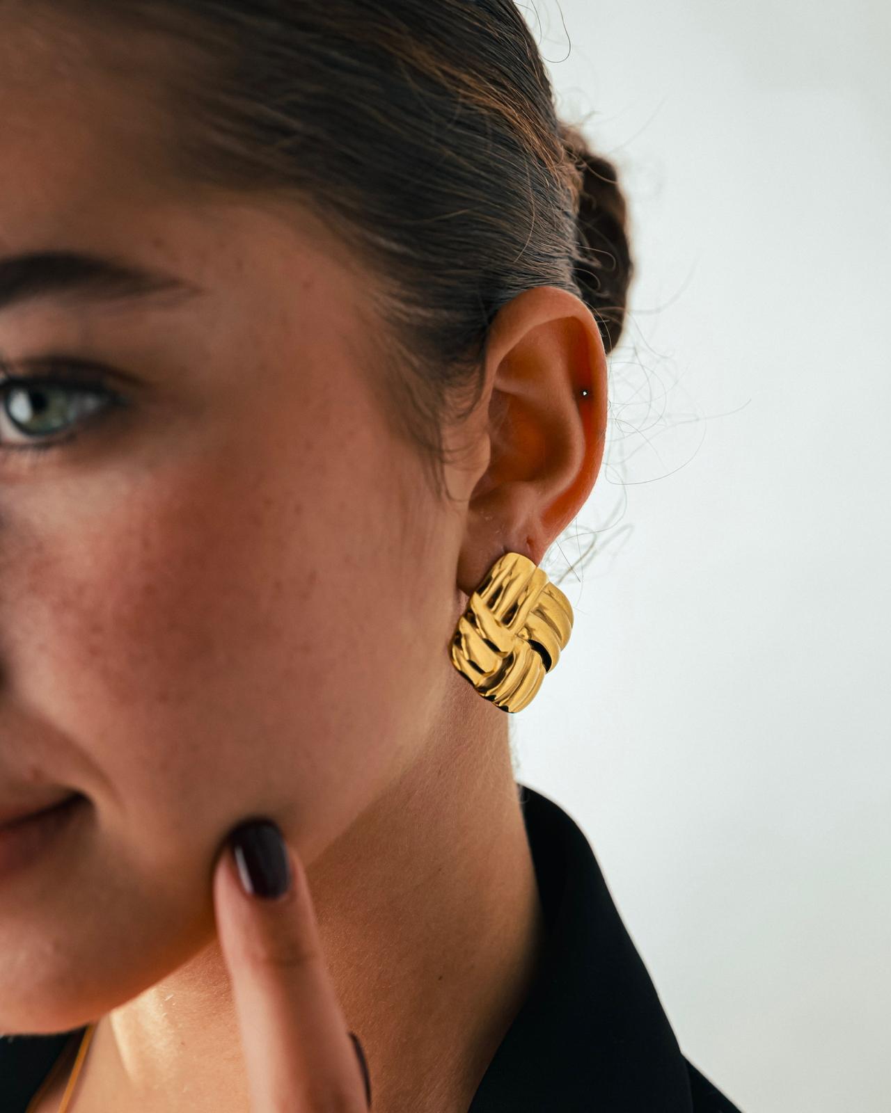 Hazel Square Earings